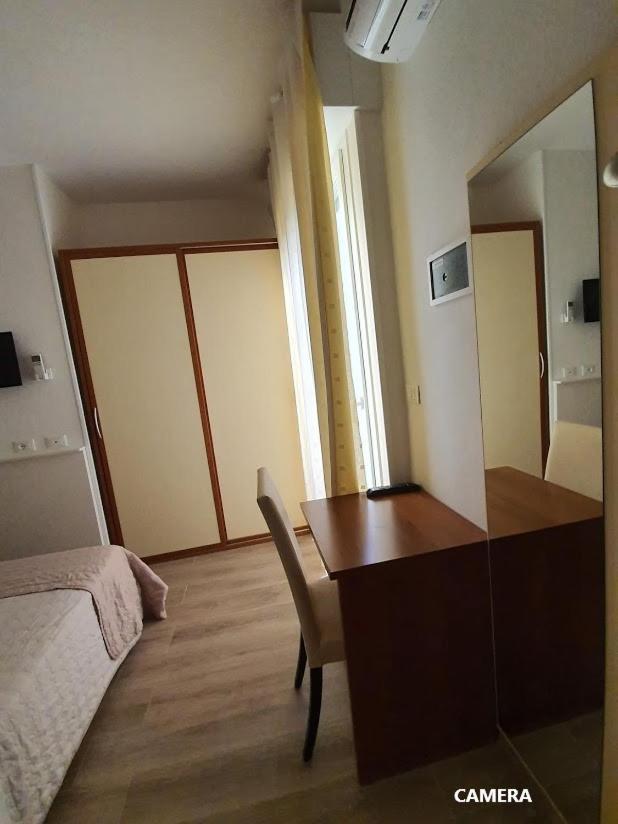 B&B Airone Cervia - Camere E Appartamenti Bagian luar foto