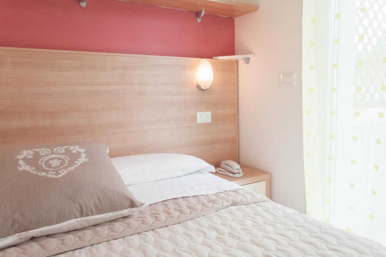 B&B Airone Cervia - Camere E Appartamenti Bagian luar foto