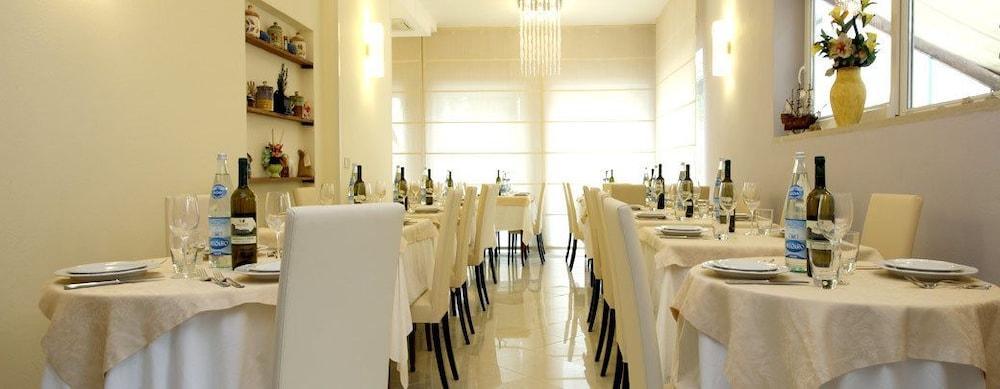 B&B Airone Cervia - Camere E Appartamenti Bagian luar foto
