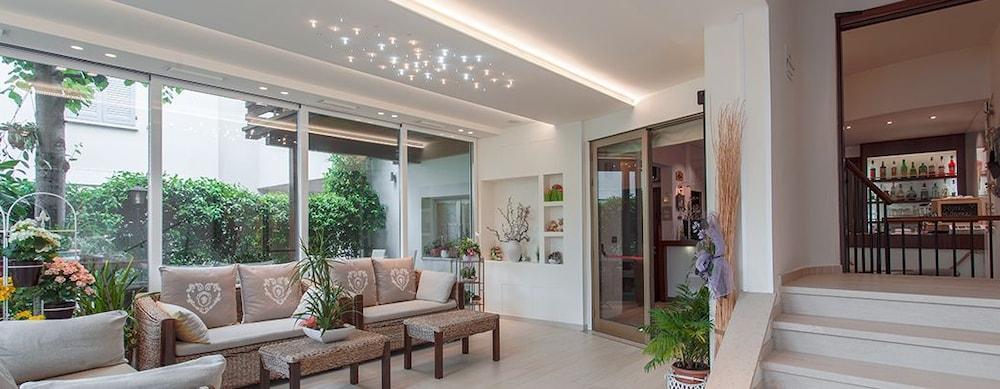 B&B Airone Cervia - Camere E Appartamenti Bagian luar foto