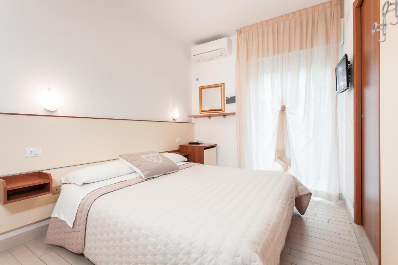 B&B Airone Cervia - Camere E Appartamenti Bagian luar foto