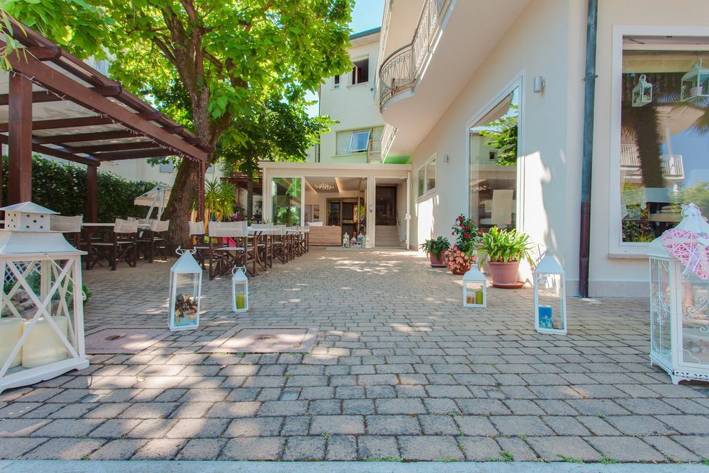 B&B Airone Cervia - Camere E Appartamenti Bagian luar foto