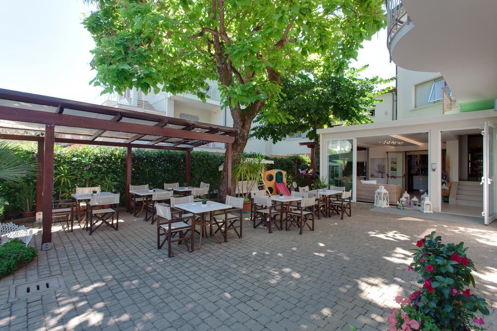 B&B Airone Cervia - Camere E Appartamenti Bagian luar foto
