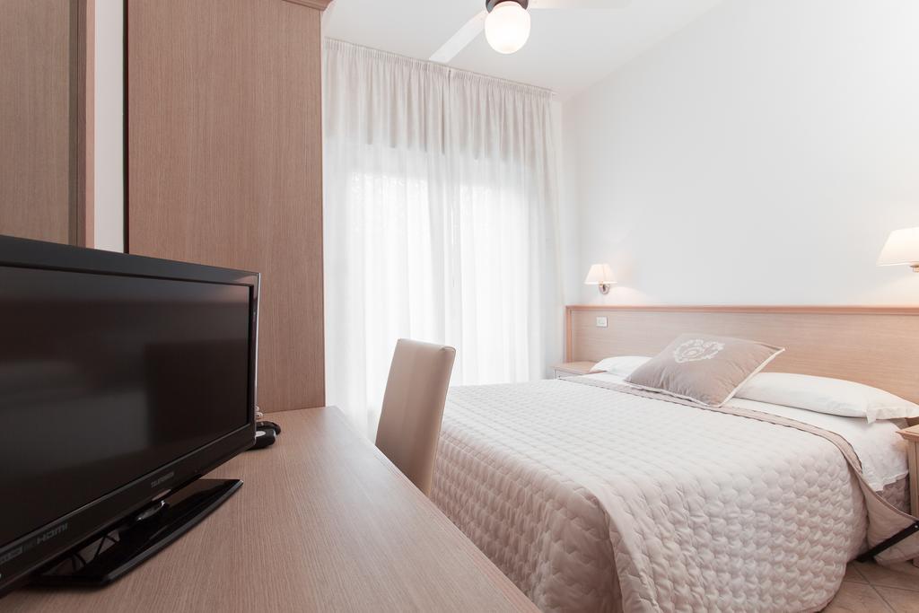 B&B Airone Cervia - Camere E Appartamenti Bagian luar foto