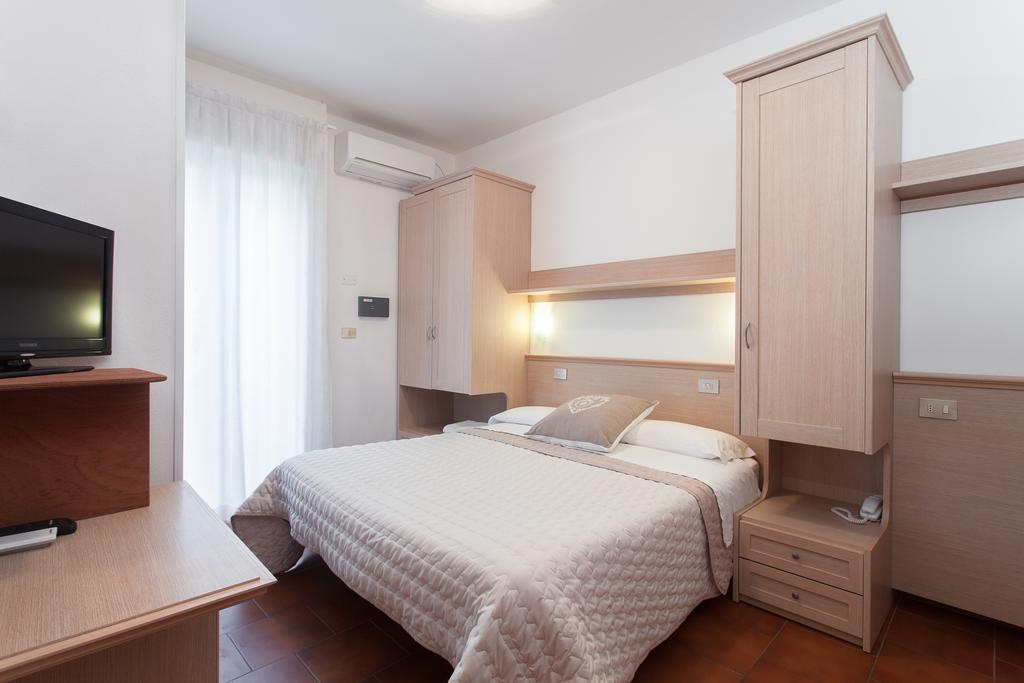 B&B Airone Cervia - Camere E Appartamenti Bagian luar foto