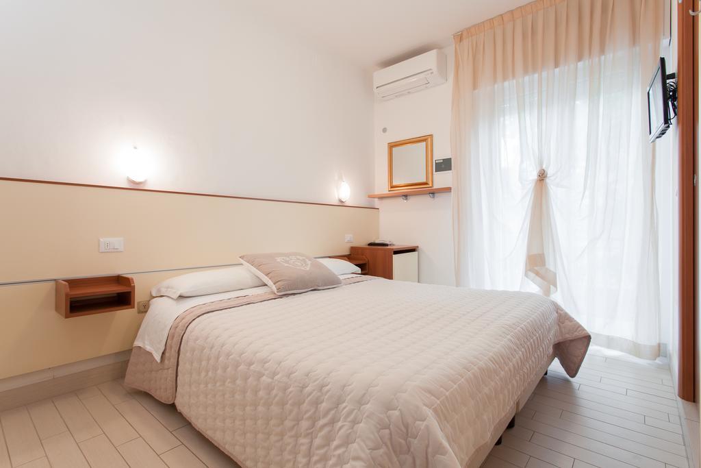 B&B Airone Cervia - Camere E Appartamenti Bagian luar foto