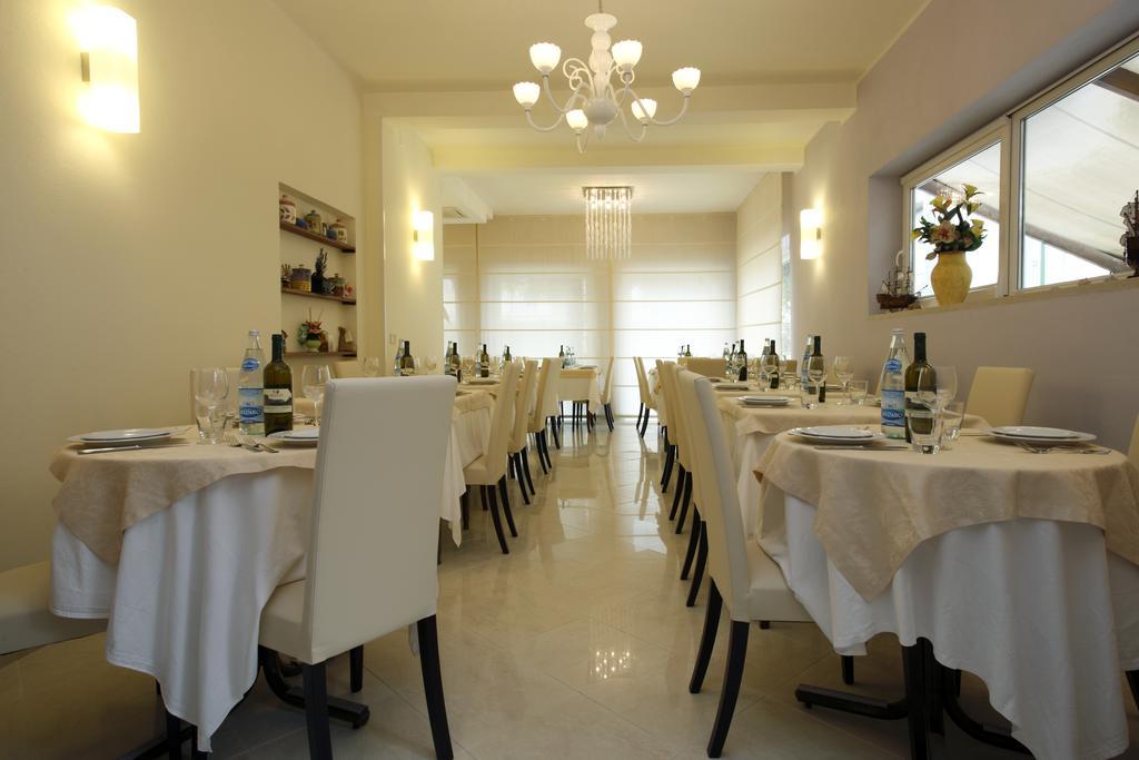 B&B Airone Cervia - Camere E Appartamenti Bagian luar foto